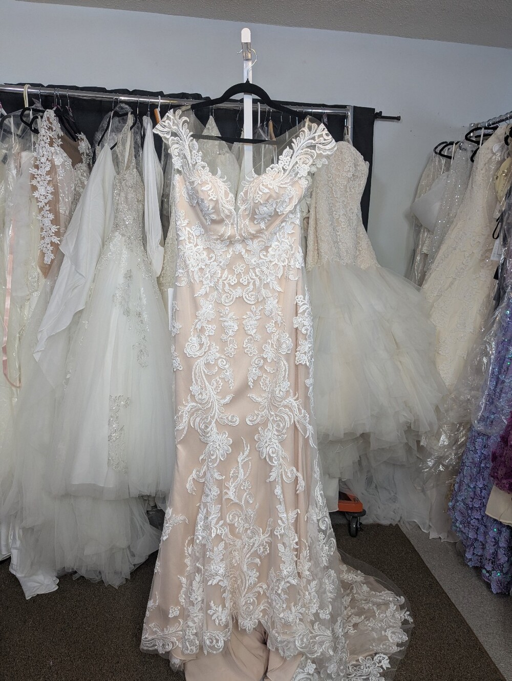 Casablanca Bridal 2382 Wedding Dress NWT Size 10 - Picture 5 of 10